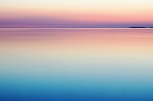 horizon with sea and pastel shades spaciousness and expansion